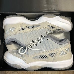 Jordan 11 low IE